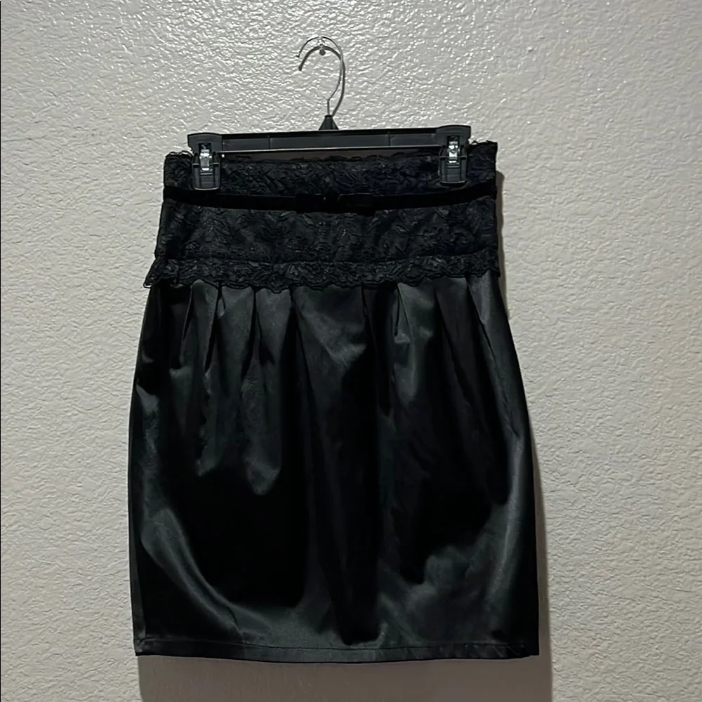 Studio JPR Women’s Elegant Black Lace Trim Mini Skirt Formal Size 6 Grunge goth